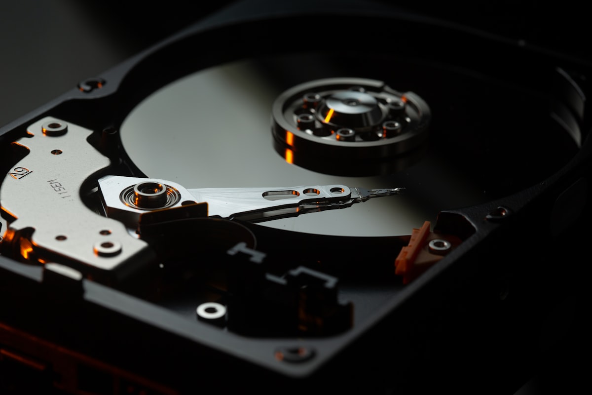 Nærbillede af åben harddisk
